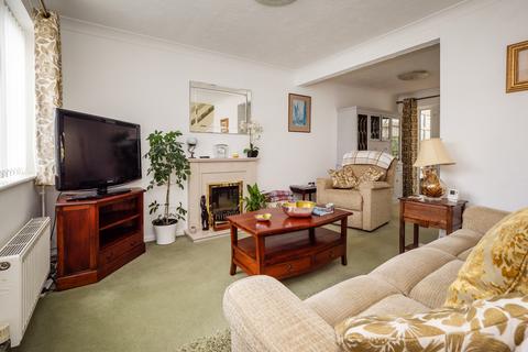 106 Broadgate Close, Northrepps, Cromer, NR27 0LR