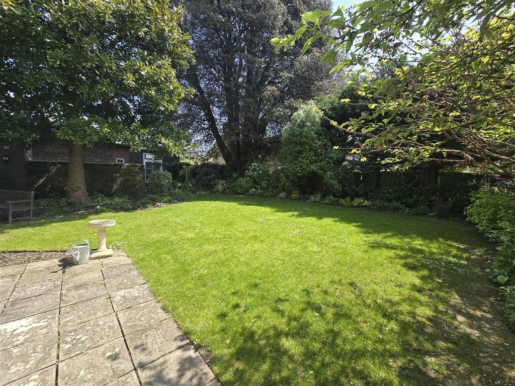 Garden 3.jpg