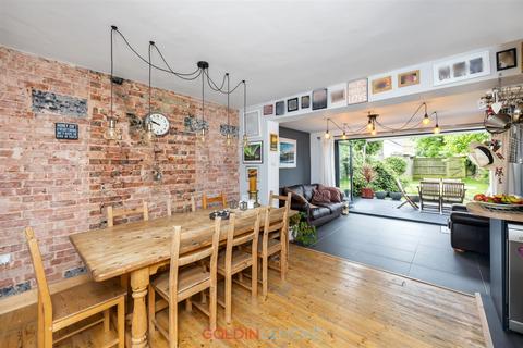 12 Deacons Drive, Portslade, Brighton, BN41 2FJ