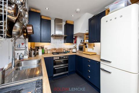 12 Deacons Drive, Portslade, Brighton, BN41 2FJ