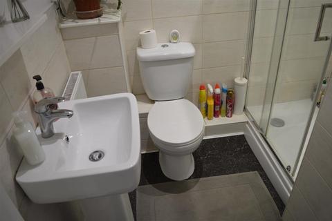 4 bedroom house to rent, East Union Street, Manchester M16