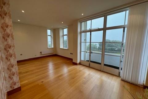 1 bedroom apartment to rent, Hayes Road, Penarth CF64