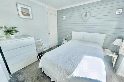 23 Devon Court, Freshwater East, Pembroke, SA71 5LH