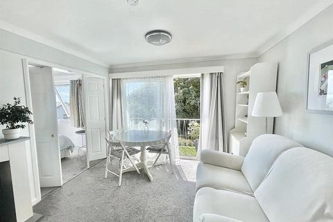 23 Devon Court, Freshwater East, Pembroke, SA71 5LH