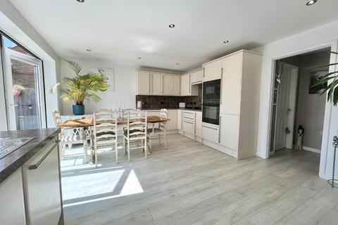 9 Ash Rise, Northampton, NN2 8SB