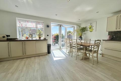 9 Ash Rise, Northampton, NN2 8SB
