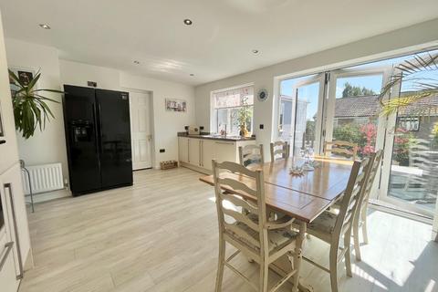 9 Ash Rise, Northampton, NN2 8SB