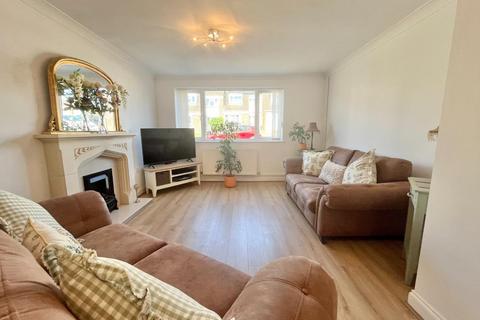9 Ash Rise, Northampton, NN2 8SB