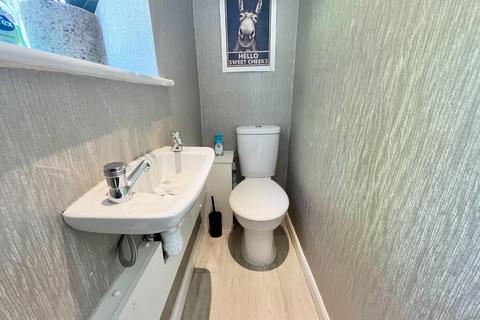 9 Ash Rise, Northampton, NN2 8SB