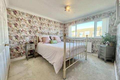 9 Ash Rise, Northampton, NN2 8SB