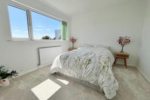 9 Ash Rise, Northampton, NN2 8SB
