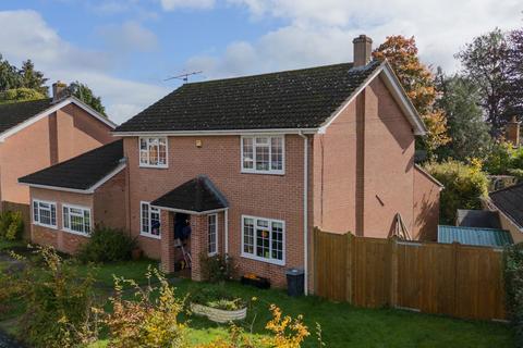 9 Lomond Close, Oakley, Basingstoke, RG23 7NA