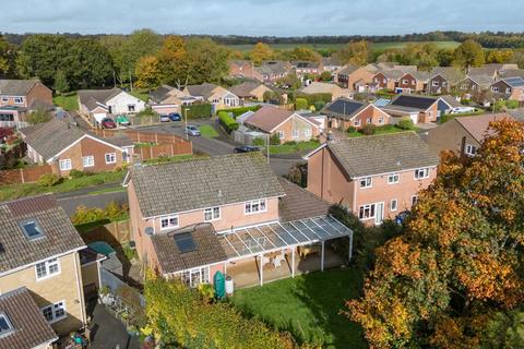 9 Lomond Close, Oakley, Basingstoke, RG23 7NA