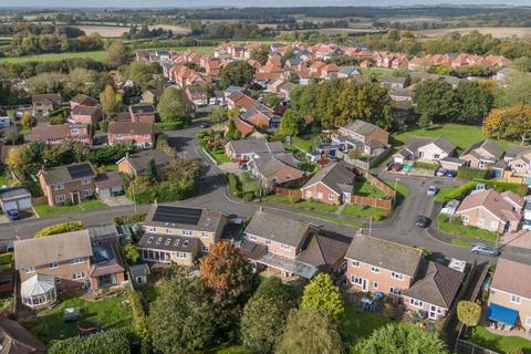 9 Lomond Close, Oakley, Basingstoke, RG23 7NA
