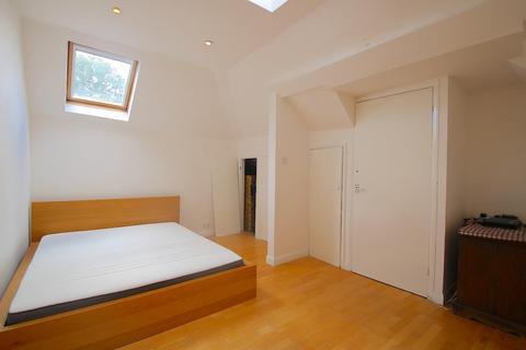 5 bedroom house to rent, Clarence Avenue, London SW4