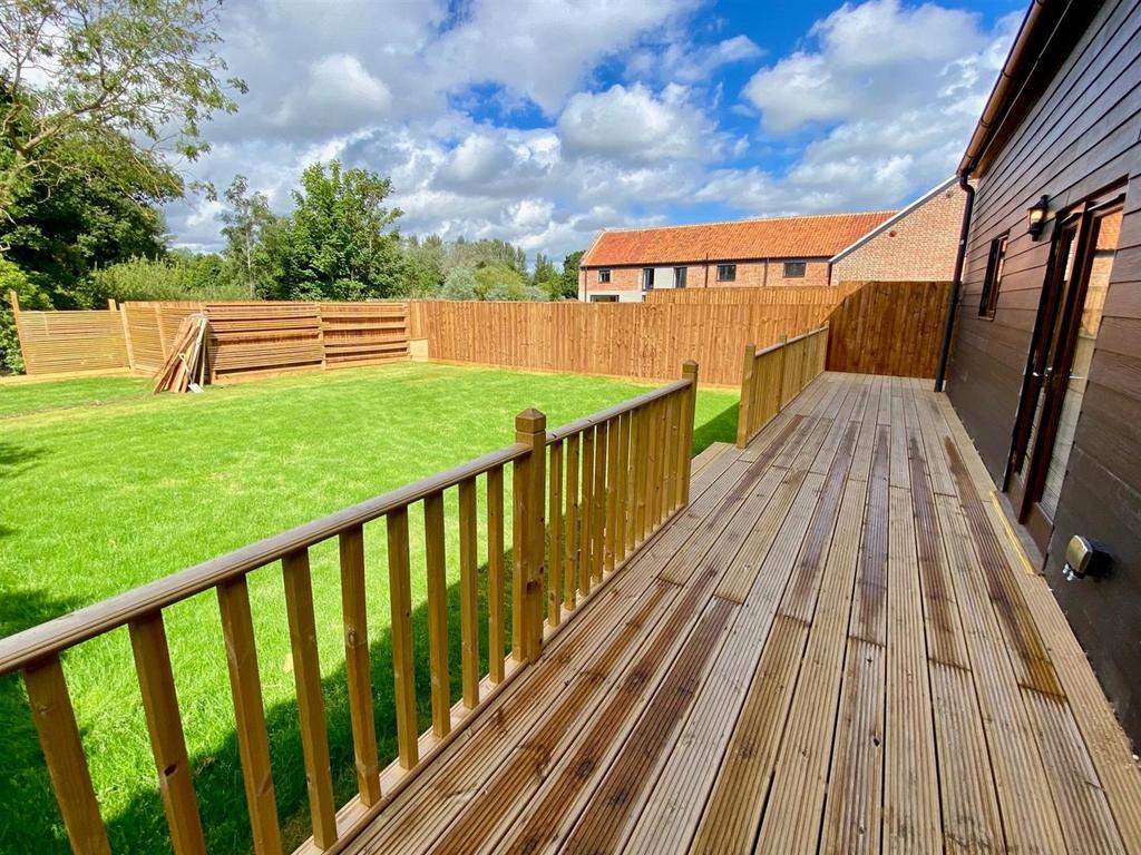 GARDEN DECKING.jpg