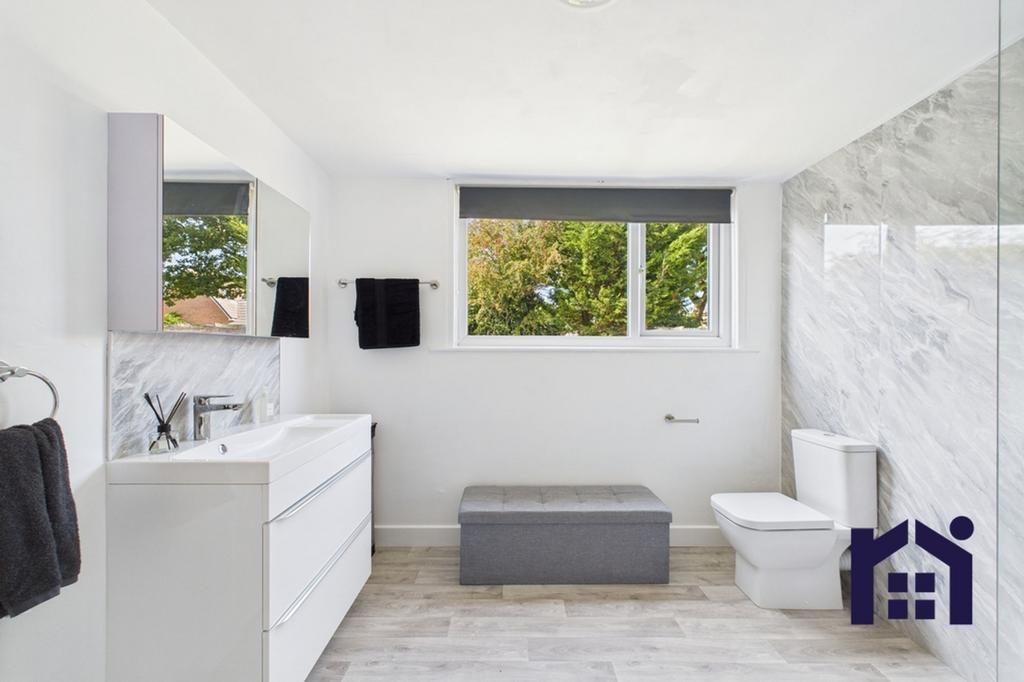 First Floor Family Bathroom