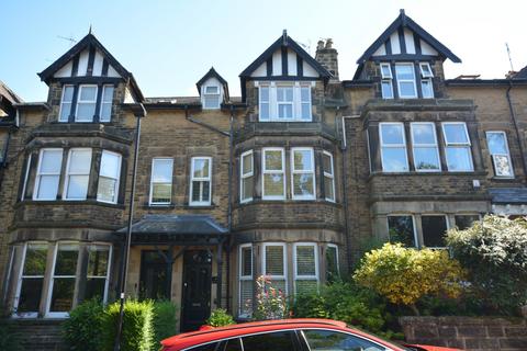 6 bedroom terraced house to rent, Harlow Moor Drive, Harrogate, North Yorkshire, HG2