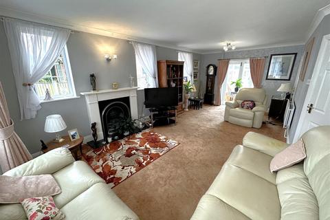 3 bedroom detached house for sale, Cypress Lodge, Beacon Hill Road, Newark