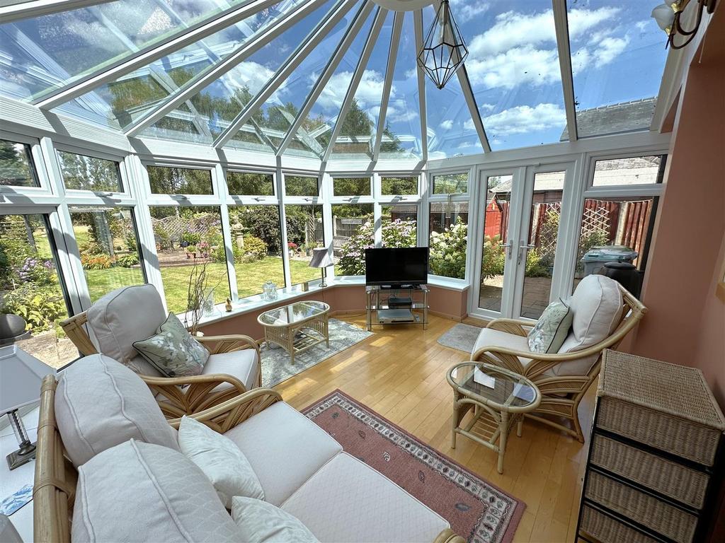 Lovely Glass Roof Garden Room 135