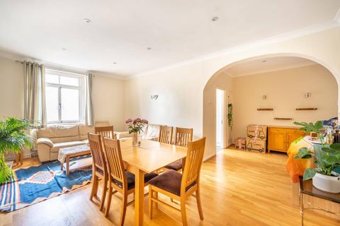 2 bedroom flat for sale, Gloucester Terrace, Bayswater, London, W2