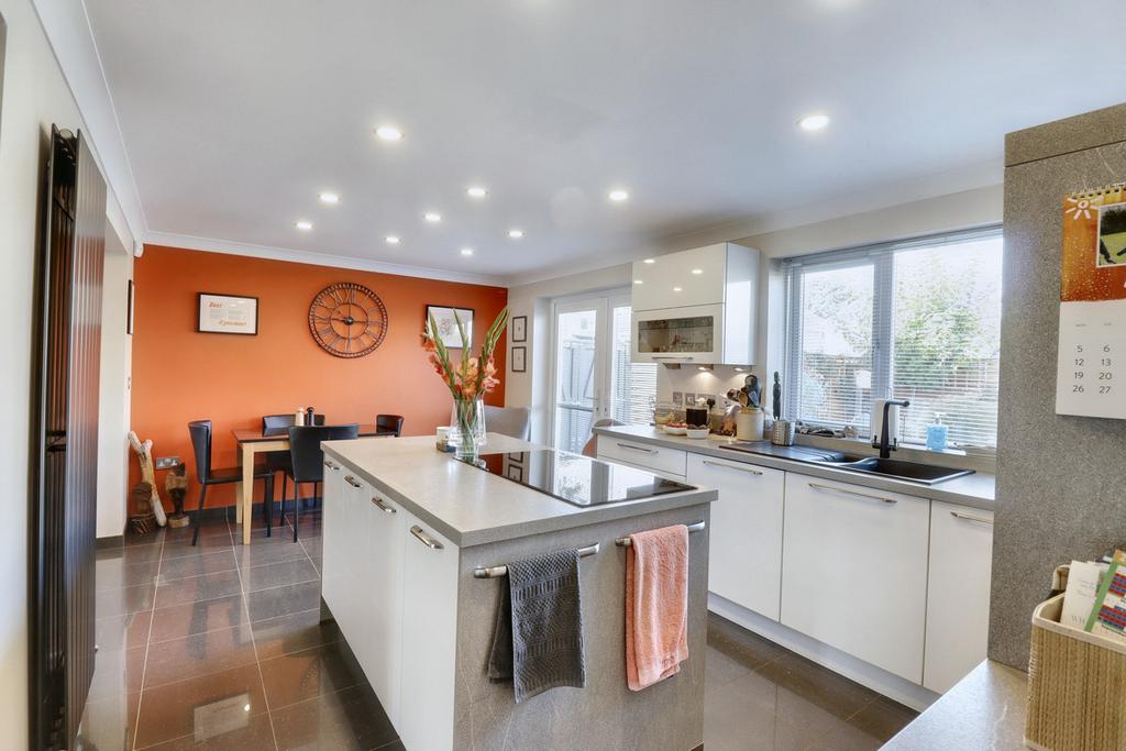 Kitchen / Breakfast Room