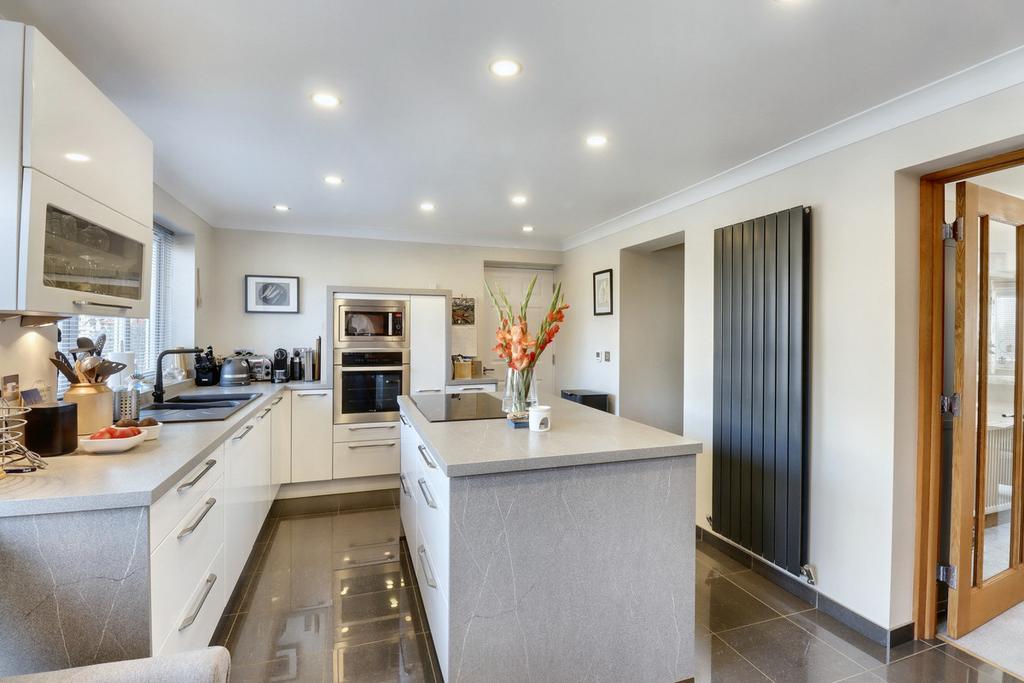 Kitchen / Breakfast Room