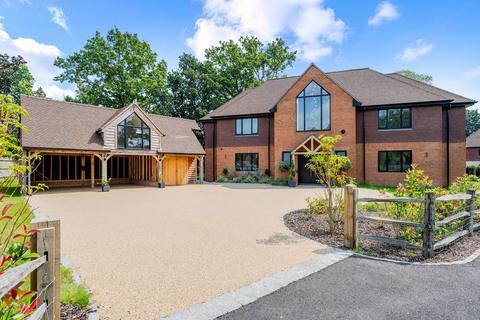 5 bedroom detached house for sale, Crawley Down Road, Felbridge RH19