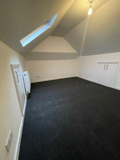 5 bedroom terraced house to rent, Morley Avenue, London N18