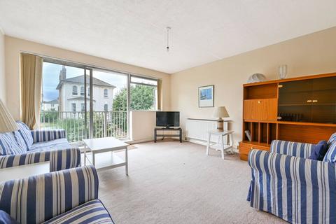 2 bedroom flat for sale, Grove Road, Surbiton, KT6