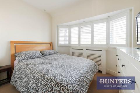 91 Buckland Way, Worcester Park, KT4 8NR