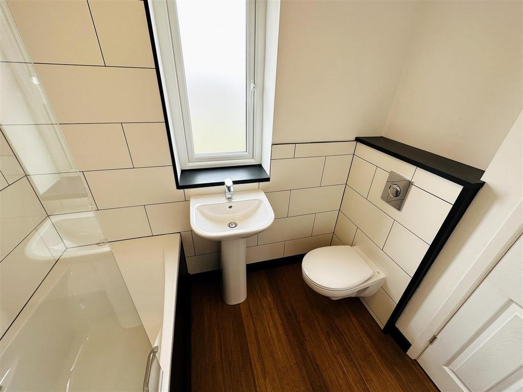 Bathroom1.jpg