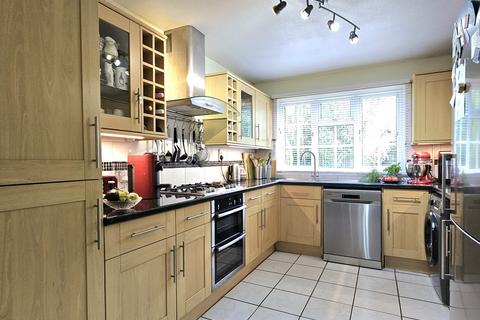 undefined, Lakeside, Woking, Surrey, GU21