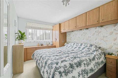 undefined, Lakeside, Woking, Surrey, GU21