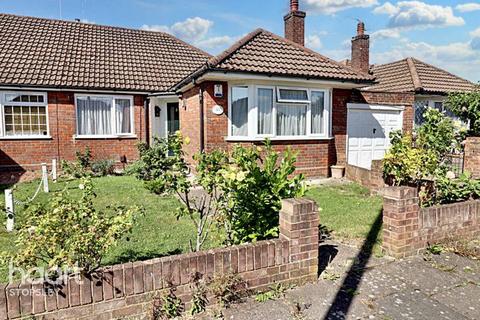 3 bedroom bungalow for sale, Felix Avenue, Luton