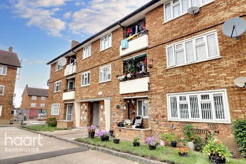 3 bedroom flat for sale, Heathcote Avenue, Clayhall