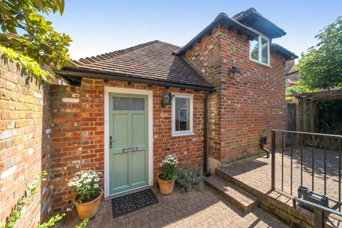 2 bedroom house for sale, Mint Street, Godalming GU7