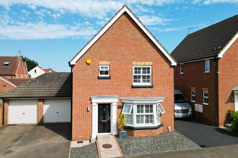 3 bedroom detached house for sale, Czarina Rise, Laindon, Basildon, Essex, SS15