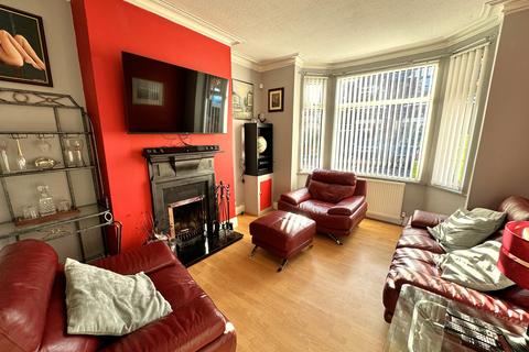 3 bedroom semi-detached house for sale, Oak Drive, Denton