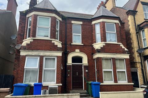 1 bedroom flat for sale, Blackburn Avenue, Bridlington YO15 2ER