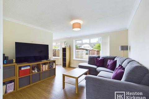 3 bedroom semi-detached house for sale, Newlands Close, Billericay