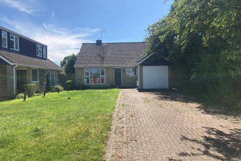 2 bedroom detached bungalow to rent, Perrott Close,  North Leigh,  OX29