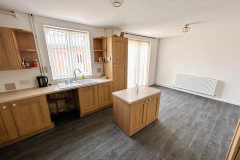 3 bedroom semi-detached house for sale, Queensway, Stourbridge, DY9 9HE