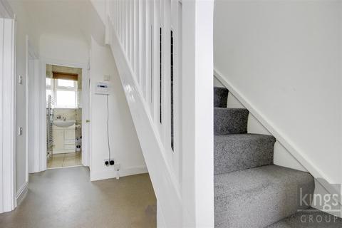 94 Park Lane, London, N9 9BQ
