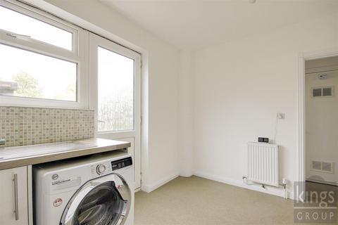 94 Park Lane, London, N9 9BQ