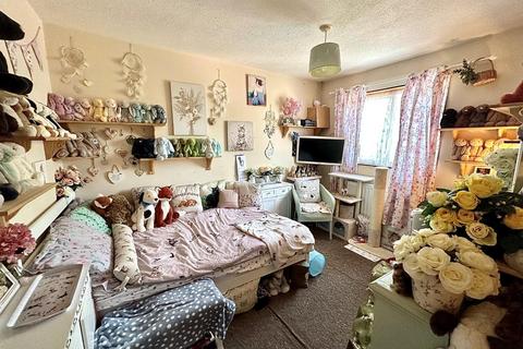 7 Haselrig Square, Northampton, NN4 9RD