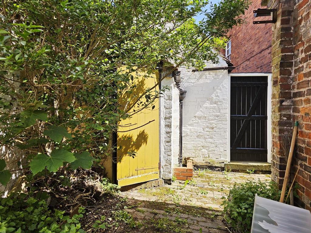 Courtyard Garden