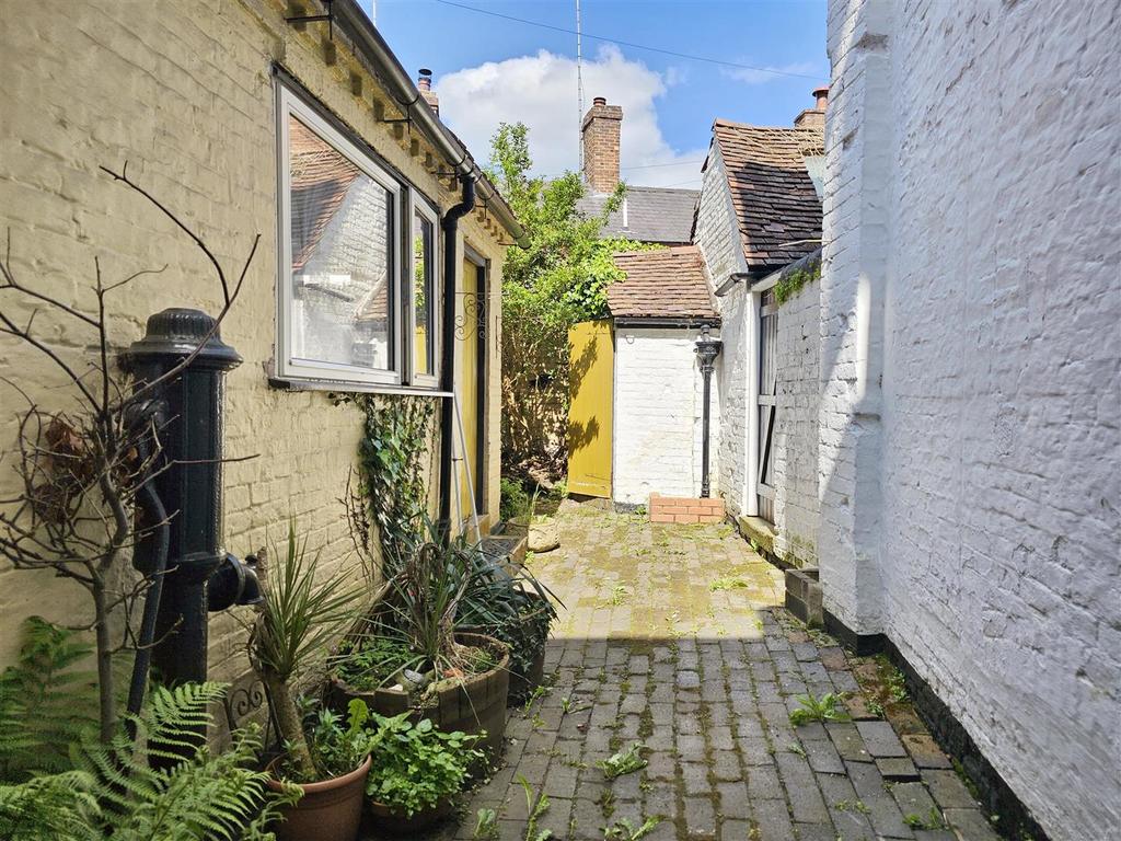 Courtyard Garden