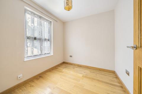 20 Auriol Park Road, Worcester Park, KT4 7DP