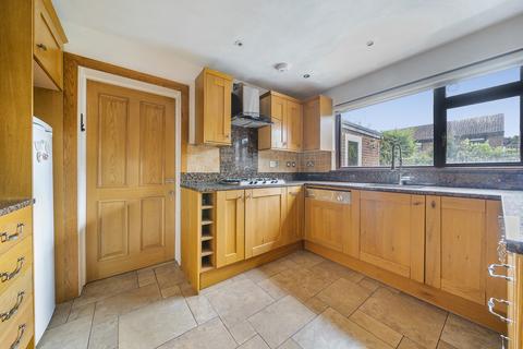 20 Auriol Park Road, Worcester Park, KT4 7DP